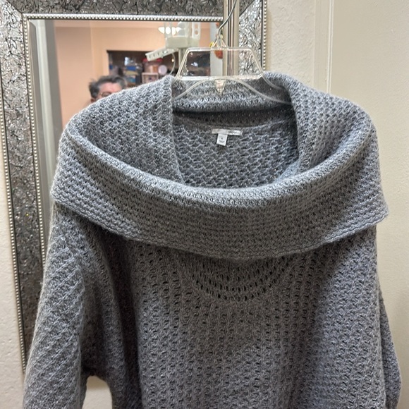 Sweater - Picture 5 of 7